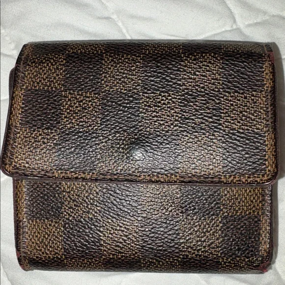 LV. AuthentiTextured Brown Leather Wallet - Picture 2 of 16